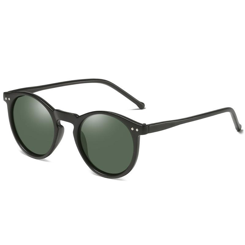 Retro Black Frame Polarized Sunglasses - European & American Classic Fashion for Women