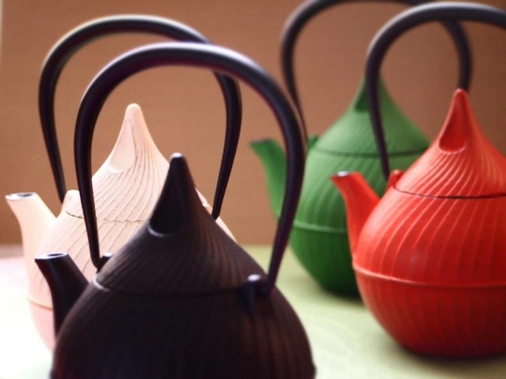 Nanbu Ironware Чайник Итичудо Tsubomi Розовый Чайник 0,4 л Ш13xГ11xВ17,5(см)