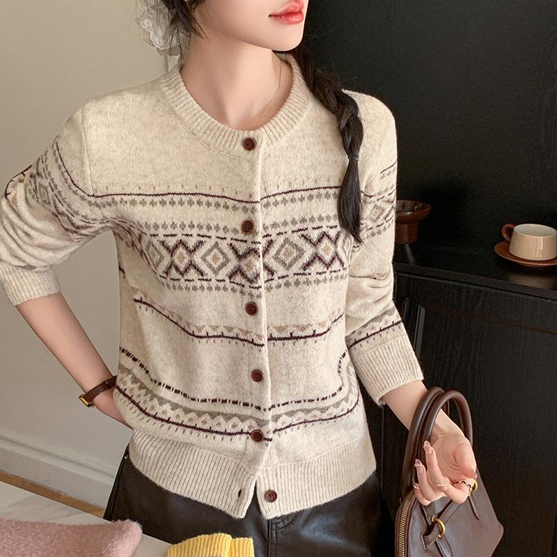 2026 Autumn/Winter Women's Retro Korean-Style Color Block Jacquard Knit Pullover Cardigan
