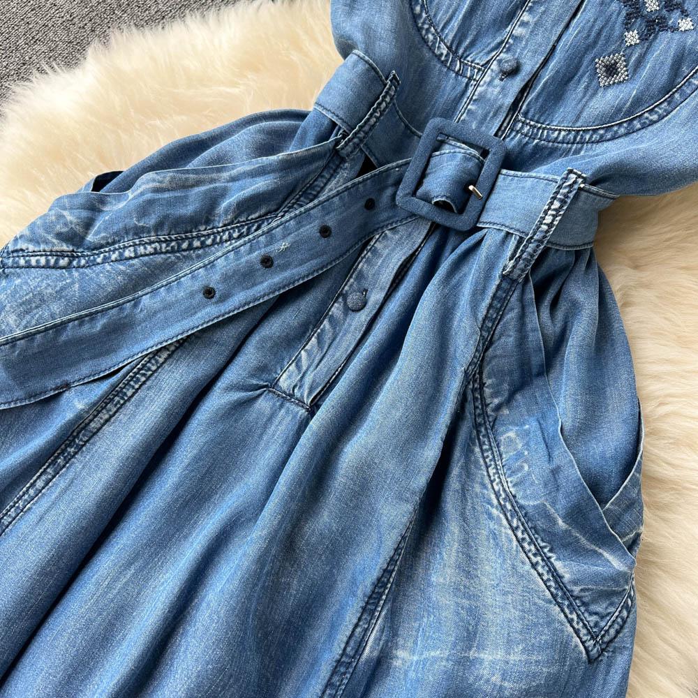 RUGOD Весна и лето Новое вышитое джинсовое платье женское средней длины с большими отворотами-лацканами и плиссировкой на талии длинное платье