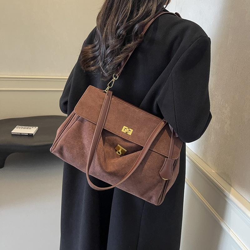 Матовая сумка-тоут женская 2025 новая большой вместимости для поездок на работу, подмышечная сумка, осенне-зимняя, высококлассная, универсальная, на плечо, для отдыха