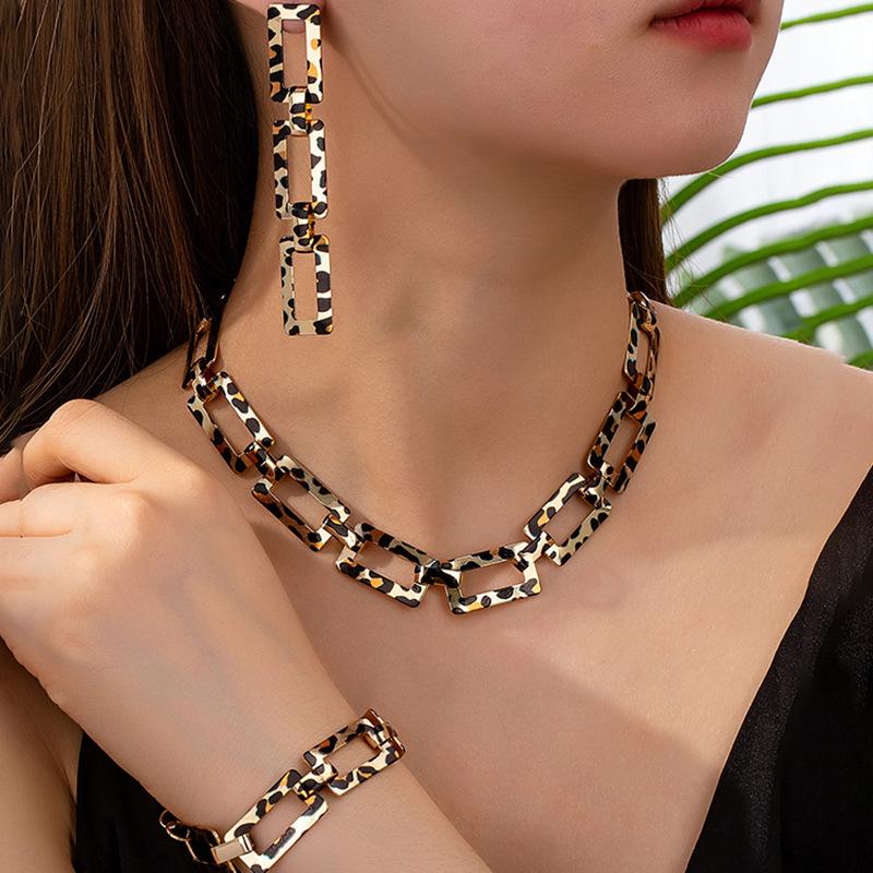 Personalized Retro Square Hollow Leopard Print Women's Necklace Earrings Bracelet Jewelry Set
