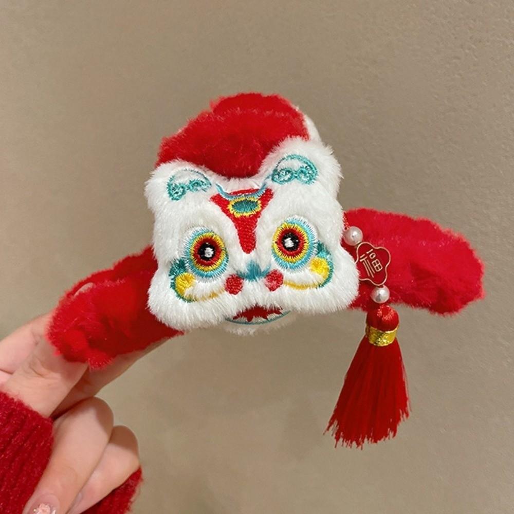 Creative Awakening Lion New Year Hair Claws Tassel Headdress Lady Shark Clip Hair Accessories Korean Style Claw Clip Daily Wear