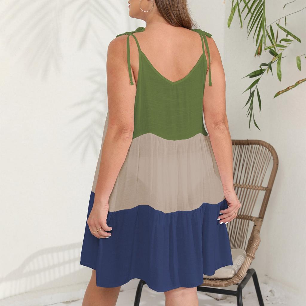 Женское платье оверсайз с лоскутными бретелями контрастного цвета и пляжной юбкой на бретелях