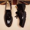Итальянская дизайнерская обувь для мужчин роскошная мода лакированная кожа кисточки обувь черная трендовые лоферы на платформе молодежная обувь мужчина