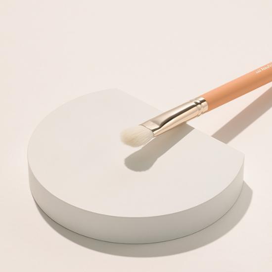 Кисть Tool Lab 202 All Over Eyeshadow Medium