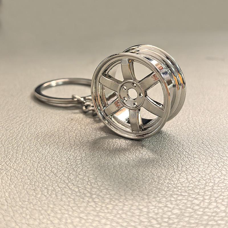 Car Parts Key Chains Zinc Alloy Metal Wheel Tire Rim Wheel Hub Metal Keychain Car Tire Hub Key Ring Pendant for Car Enthusiasts