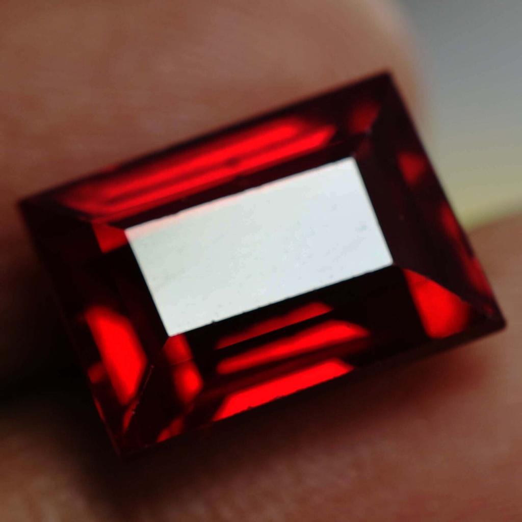 Natural Red Ruby Loose Gemstone 8.25 ct Bloody Emerald Shape Preious for Jewelry Making and Crafts