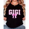 Женская футболка большого размера Gigi с принтом Черная Блестящая Розовые буквы Принт с бантом Круглый вырез Ретро Минималистичная Всесезонная Повседневная Машинная стирка Верх