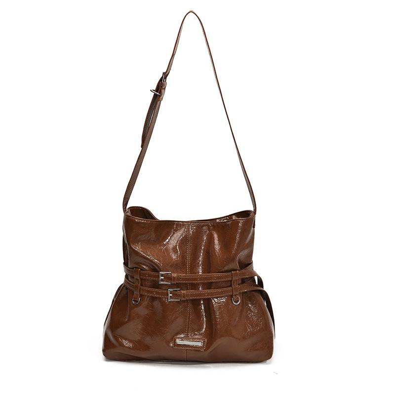 Премиальная сумка женская 2025 новая трендовая осенне-зимняя ретро сумка через плечо большой вместимости сумка-тоут для通勤 сумка-мессенджер