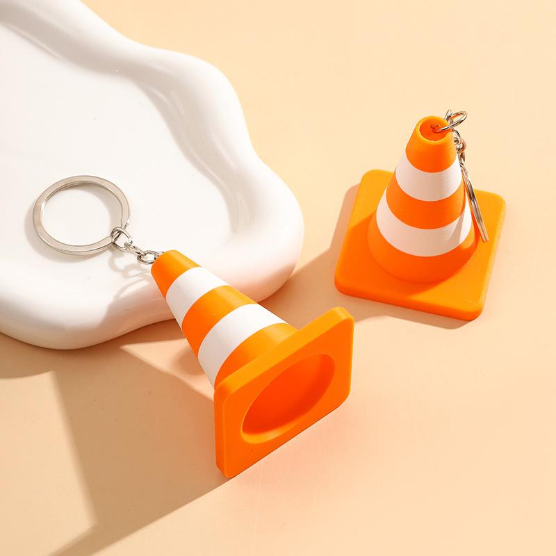 Mini Traffic Cone Keychain Funny Orange Roadblock Keyring Cute Simulation Bag Charm Creative Car Pendant Novelty Toy Gift Item