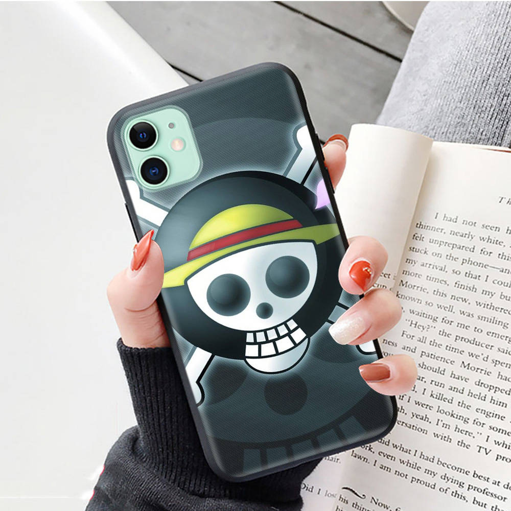 Черный чехол для Xiaomi Poco X6 X4 M5 M6 F5 F6 C65 C55 C50 C51 C40 Pro Redmi 14C A3X 13C 12C 11T 10A 9C Note 7 6 8A Plus W-77 One Piece Anime