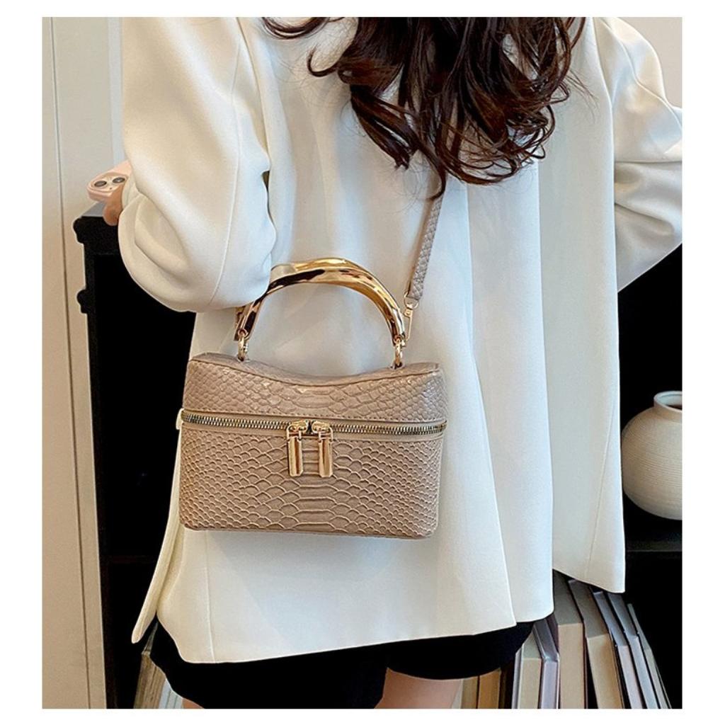 Xeie Thuk Handbag Crossbody Bag Women PU Embossed Daily Office