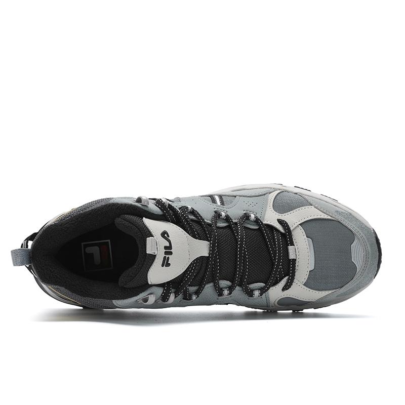 Fila Trek 1S Удобный Универсальный Флис Прочный Низкий Верх Повседневная Обувь для Образа Жизни Мужские кроссовки Лавово-Серый Средне-Серый F12M442113FLM