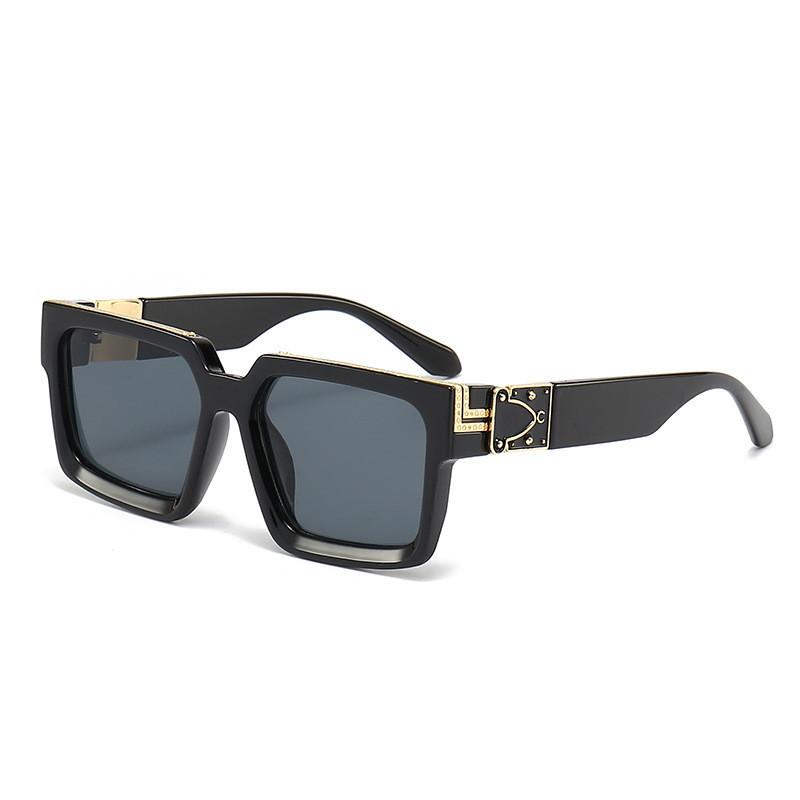 Edgy Black Frame Green Tortoiseshell Lens Sunglasses For Stylish And Cool Look