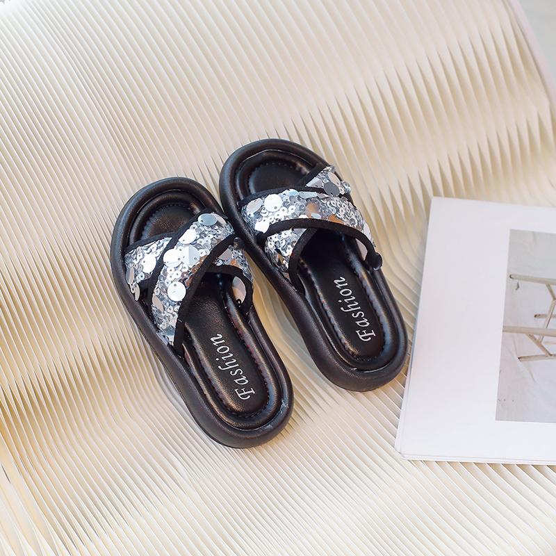 Летние тапочки для девочек, детская пляжная обувь для принцесс, тапочки с блестками для маленьких детей, мягкая подошва, нескользящая, универсальный размер 26-36