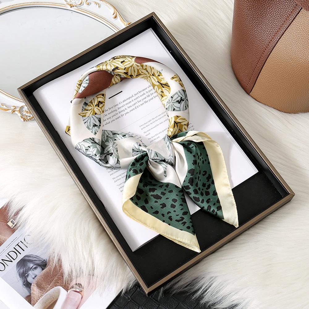Camellia Flower Simple Silk Scarf Female Shanghai Story Thin Mom High-End Small Square Scarf Scarf