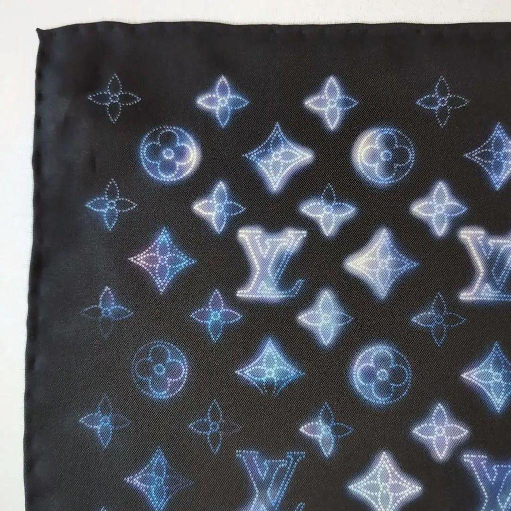 Б/у платок Louis Vuitton Carre Bandana Mahina Flight Mode Шелковый Черный С коробкой 84A