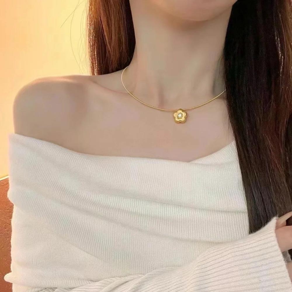 Women Jewelry Set Gold Plated Diamond Flower Necklace Elegant Plum Blossom Bracelet Floral Earrings Ring