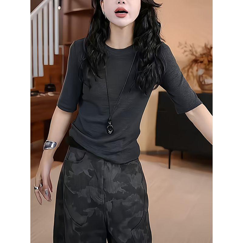 High-End Gray Five-Quarter Sleeve Base T-Shirt for Women, 2026 Spring New Style, Simple Korean Version, Slim-Fit Inner Top, Trendy