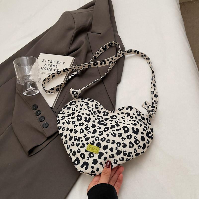 Сумка в форме сердца, женская сумка через плечо с леопардовым принтом, мини-сумка