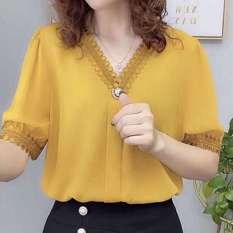 Fashion V-Neck Lace Patchwork Shirt Female Clothing Vintage Solid Color Summer Chic Pearl Three-dimensional Decoration Blouse