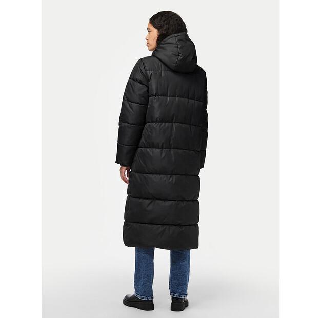 Пуховик Pieces Maddie 17150937 черный Regular Fit