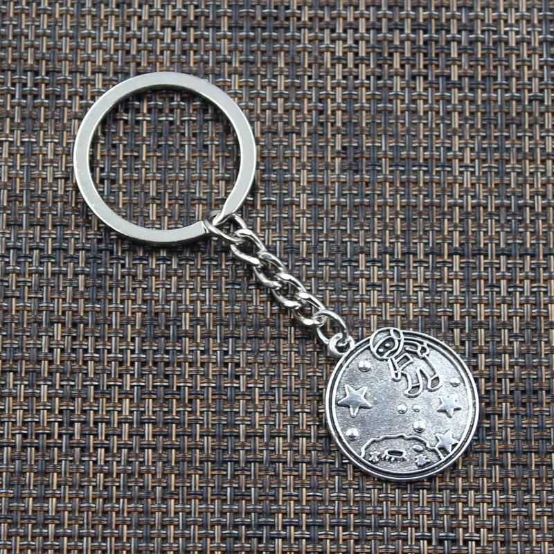 New Keychain 38x35mm Astronaut Space Dream Cosmonaut Star Pendants DIY Men Car Key Chain Ring Holder Keyring Jewelry Gift