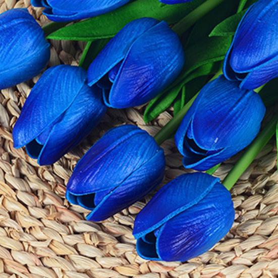 Нежный искусственный цветок, яркая и долговечная обстановка