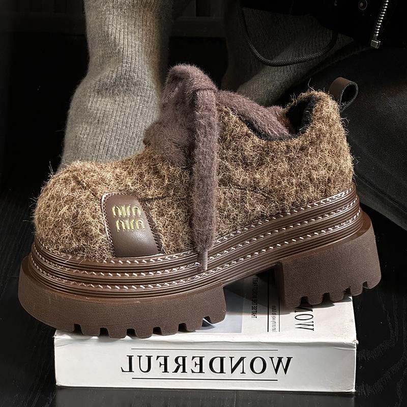 Золотые бархатные мокасины на платформе со шнуровкой 2025 года: Меховая обувь, увеличивающая рост, для миниатюрных женщин