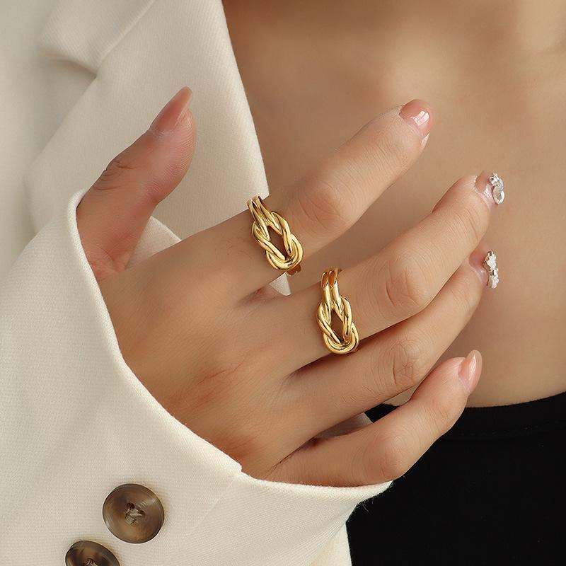 Кольцо French Niche Love Knot из титановой стали с покрытием 18K Золото A198