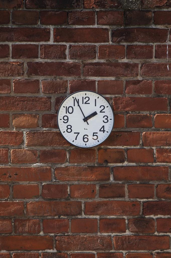 Lemnos Настенные часы Riki Public Clock Analog Aluminum WR22-07