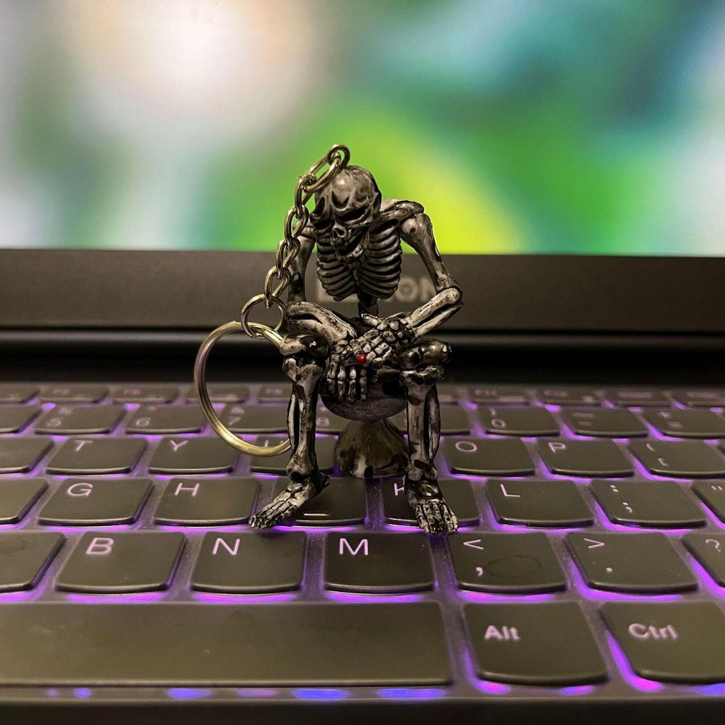 Популярный брелок-подвеска в виде черепа - брелок для ключей в виде привидения в туалете на Хэллоуин