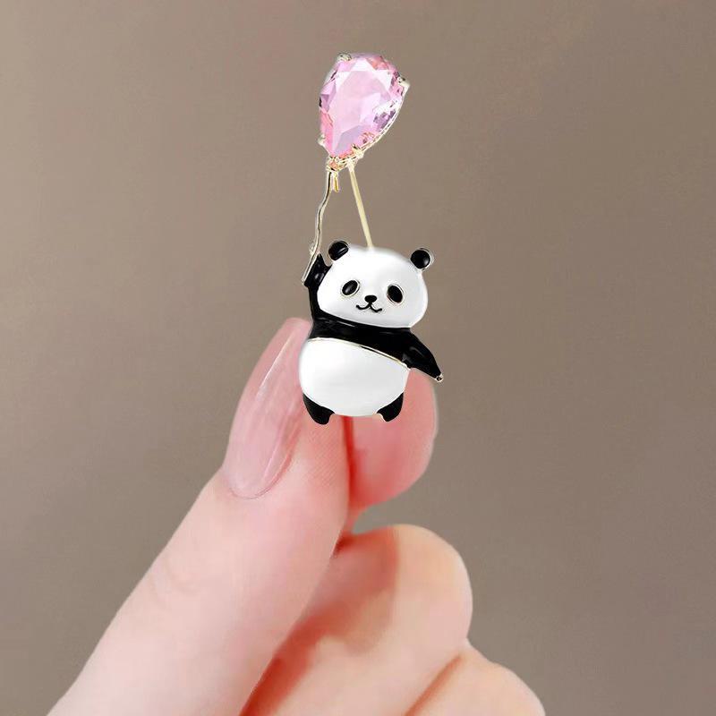 Summer Anti-Exposure Brooch: Fashionable and Luxurious Collar Pin for Women.