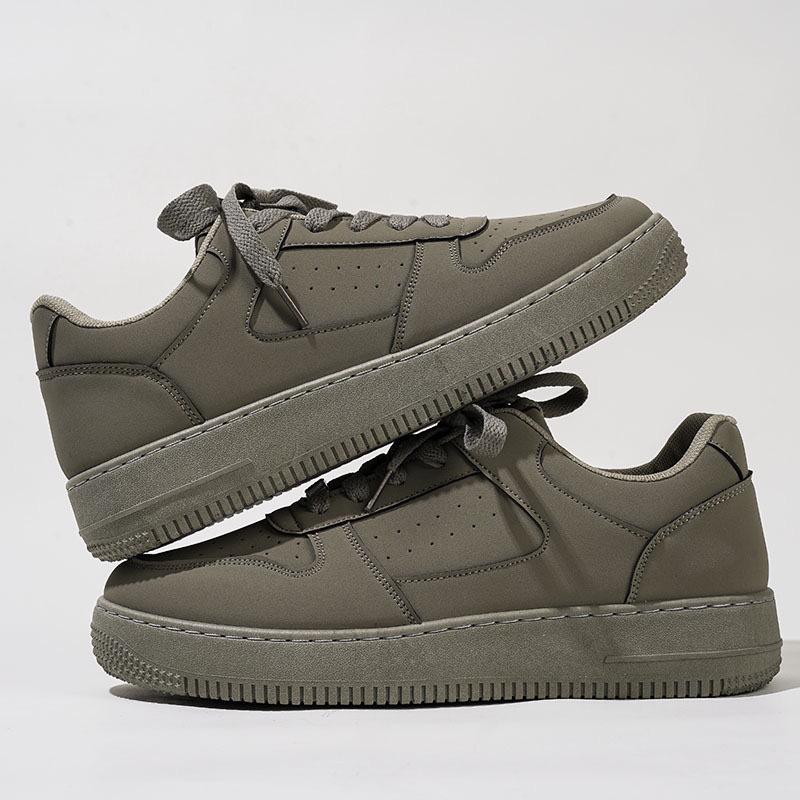 Летняя мужская обувь 2025 года новая дышащая универсальная обувь для скейтборда ins трендовая нишевая повседневная обувь мужская спортивная взрывная