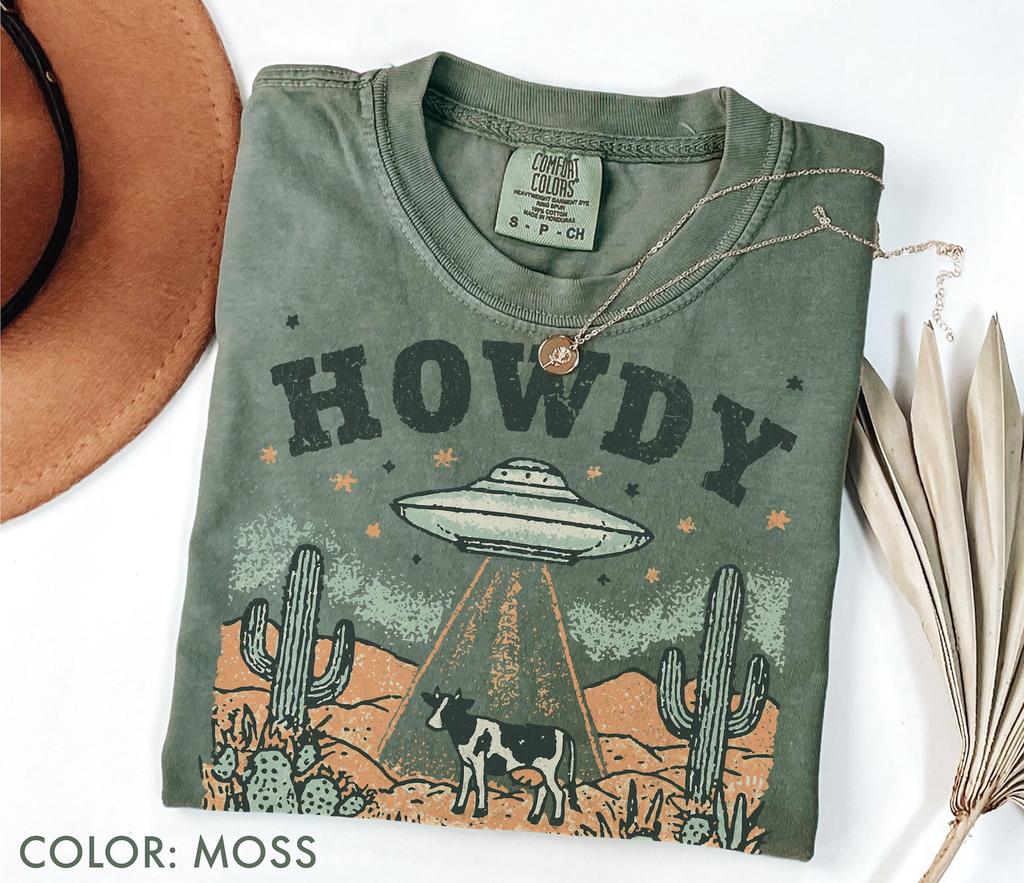 Howdy UFO Western Cow Shirt Comfort Colors, Retro Cowboy Alien Shirt, 90s Vintage Desert Cactus Shirt, Y2K Farm Animal Shirt, Cow Lover Gift