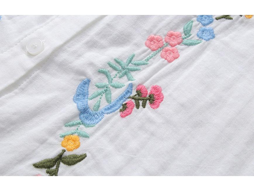 2026 Women's Floral Embroidery White Cotton Long-Sleeve Slimming Shirt