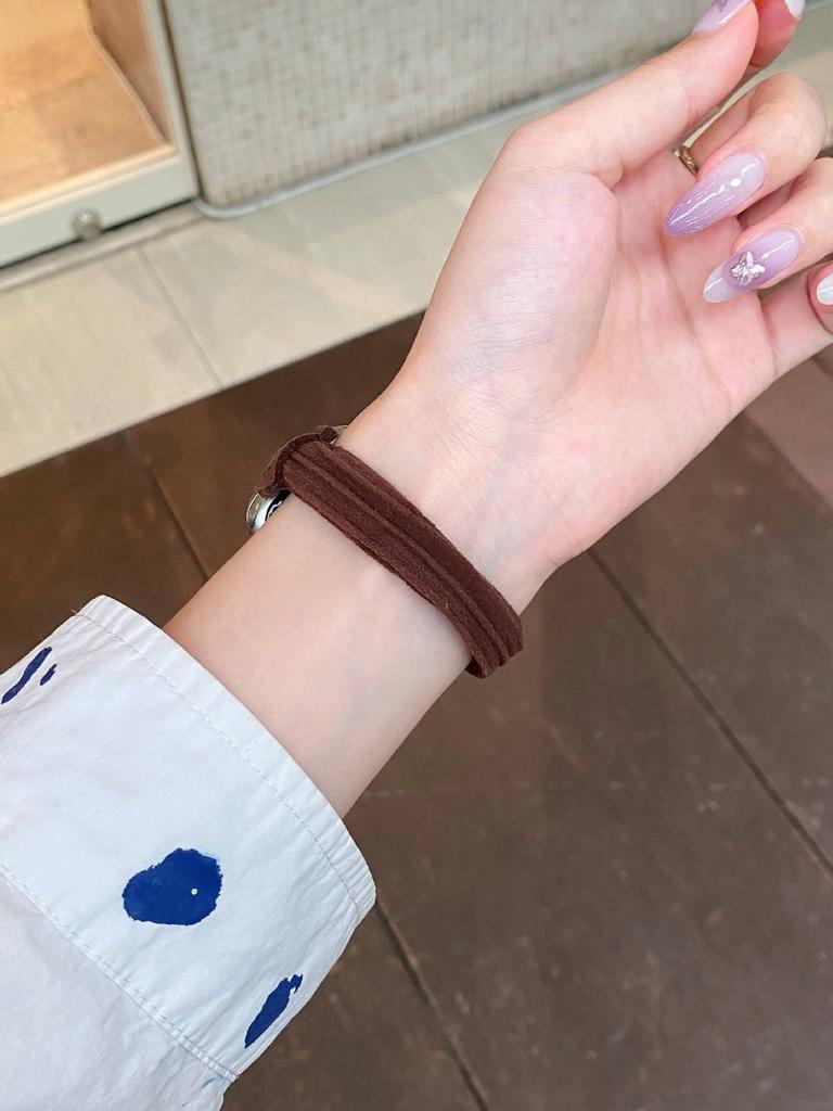 Совместимый ремешок для Apple Watch S10, Ultra, iWatch 9876 поколений и SE - Дизайн «Маленький медвежонок», стиль резинки для волос.