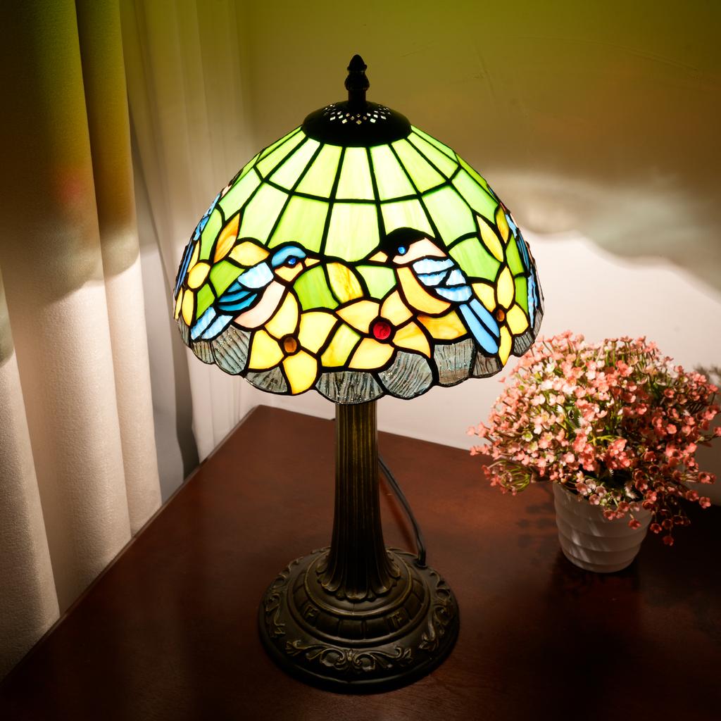 Vintage stained Glass Lampshade Desk Lamp - Robin Series Retro Art Deco Reading Study Bedroom Decorative Lighting