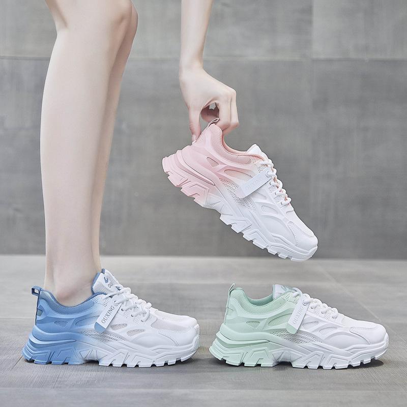 Лето 2025 года, новые женские туфли на одинарной сетчатой платформе для пап, модные универсальные дышащие кроссовки для женщин, увеличивающие рост