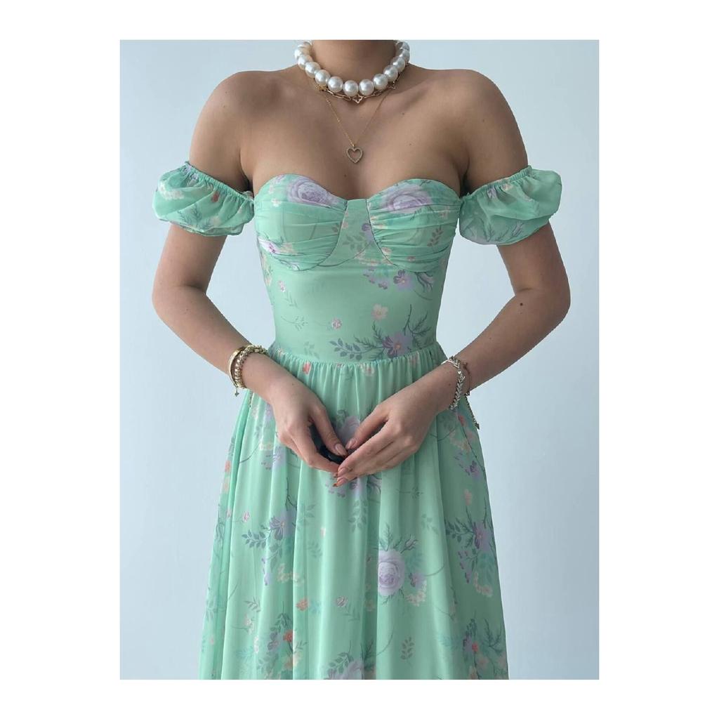 Платье с разрезом и цветочным узором