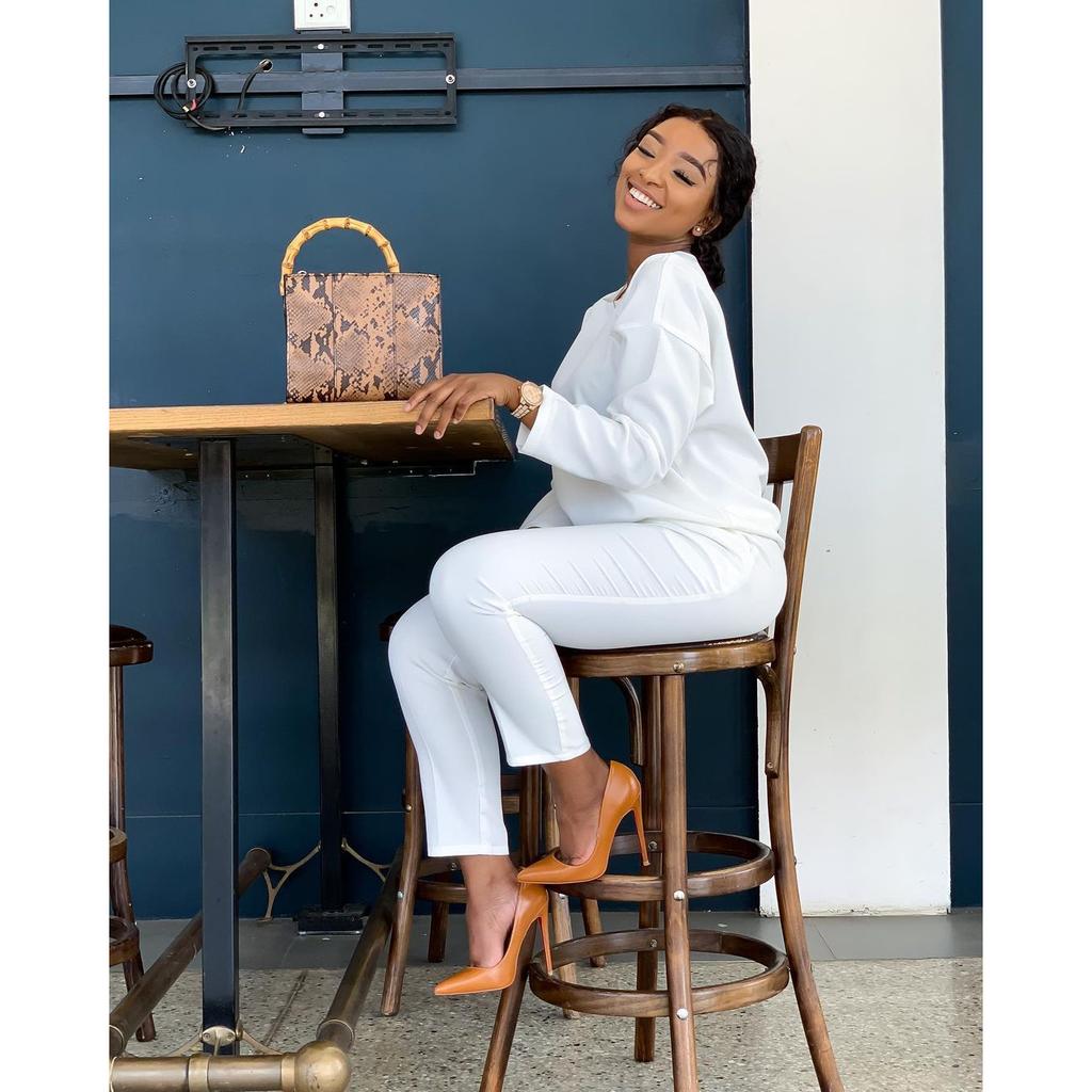 Женский комплект из двух предметов из плотной ткани Весна-Осень, Свободный топ с круглым вырезом и удобные брюки, Повседневный однотонный костюм для ежедневной носки