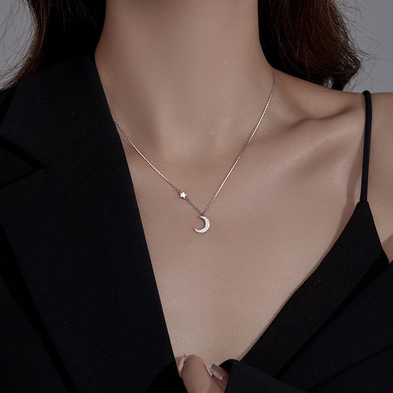 Banyan Tree S925 Silver Star & Moon Clavicle Necklace - Korean Niche Design with Diamond Accent