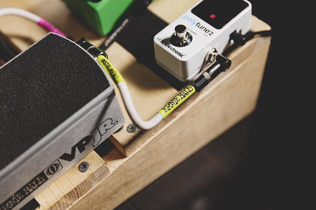 [Authentic] Ernie Ball 6051 Patch Cables, 3-Pack, 6-Inch AngleAngle Patch Cable, 15.24cm, White