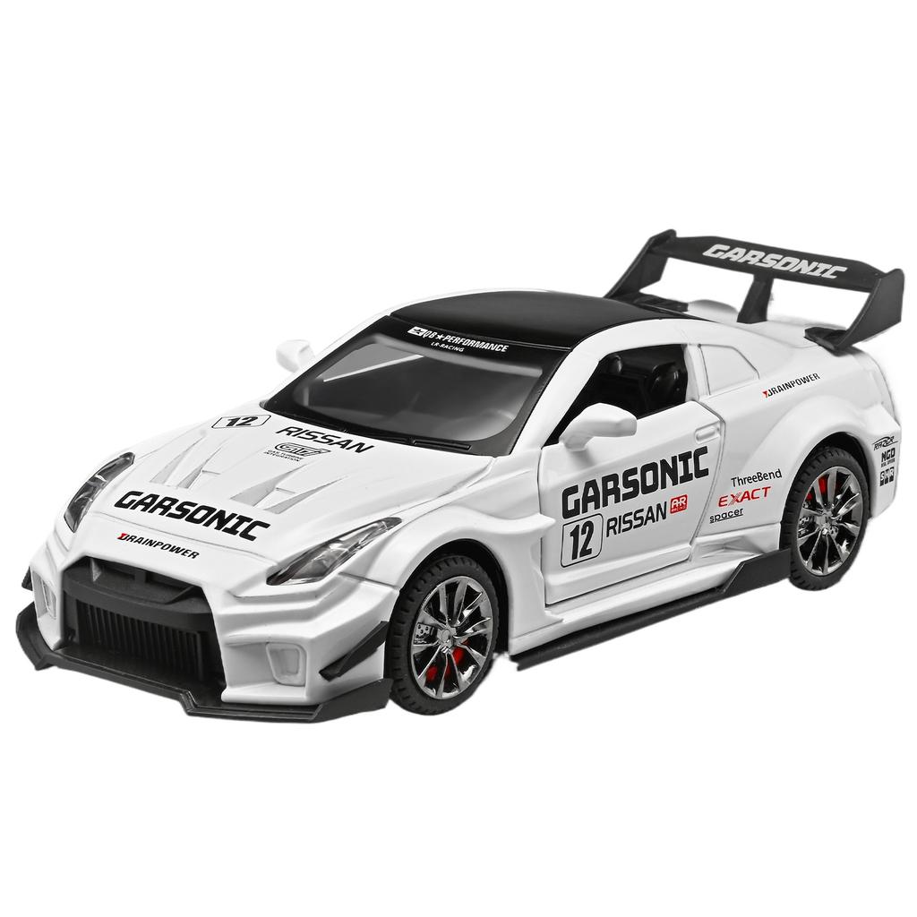 Масштаб 1/32 Сплавной литой под давлением спортивный автомобиль Nissan GTR Модель Настольные украшения Симуляция звука и света Подарок на день рождения для мальчика Игрушка