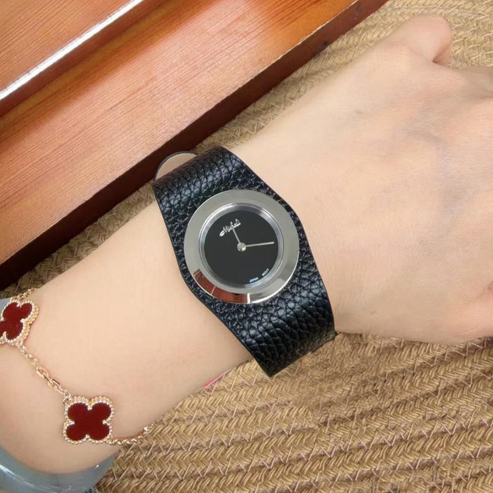 Personalized large dial, fashionable leather watch, simple silver high-end women's watch