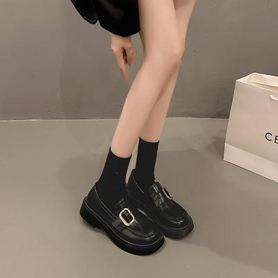 Британский стиль черные маленькие кожаные туфли женские 2025 весна и осень новые универсальные толстый каблук повседневные лоферы Мэри Джейн