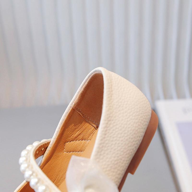 Маленькие кожаные туфли для девочек, новые детские туфли принцессы, мягкая подошва, модный жемчуг, зарубежная танцевальная обувь для девочек