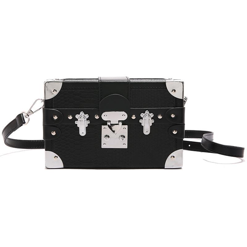 Women's bag 2025 new European and American fashion rivet shoulder bag ins niche design versatile messenger box bag
