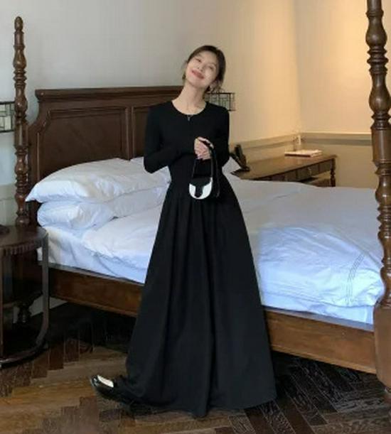 Женское черное платье в стиле «французский чай» 2025 года, облегающее, с квадратным воротником, длинное платье в стиле Хепберн